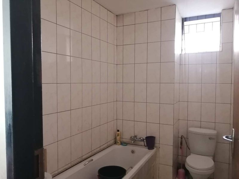 Prime Location in the Heart of Sunnyside! - Photo 8