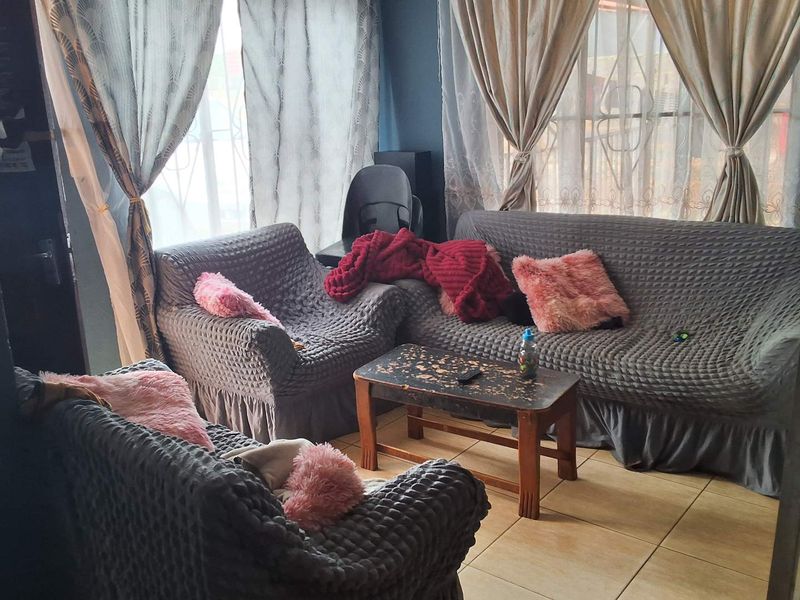 2 Bedroom House For Sale - Photo 8