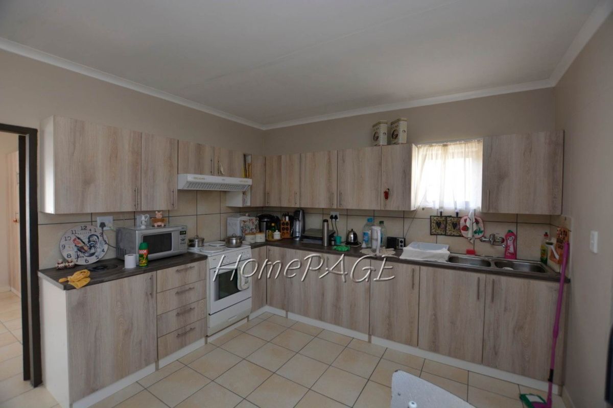 Henties Bay:  6 UNITS ON ONE ERF FOR SALE - Photo 4