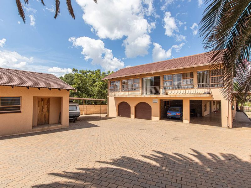**Exceptional Property with Endless Potential in Muldersdrift** - Photo 10