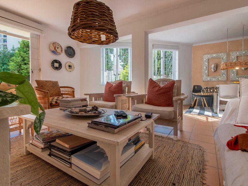 A rare blend of natural light, beauty, convenience and calm - Photo 6