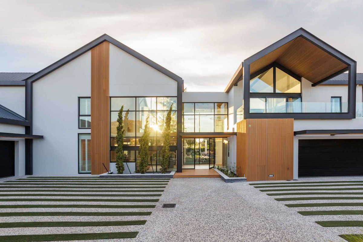 A Signature Seven-bedroom Family Home with Exceptional Craftsmanship on Val de Vie Estate - Photo 5