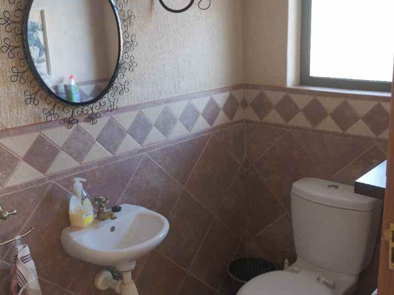 Beautiful Home for a large Family - Photo 5