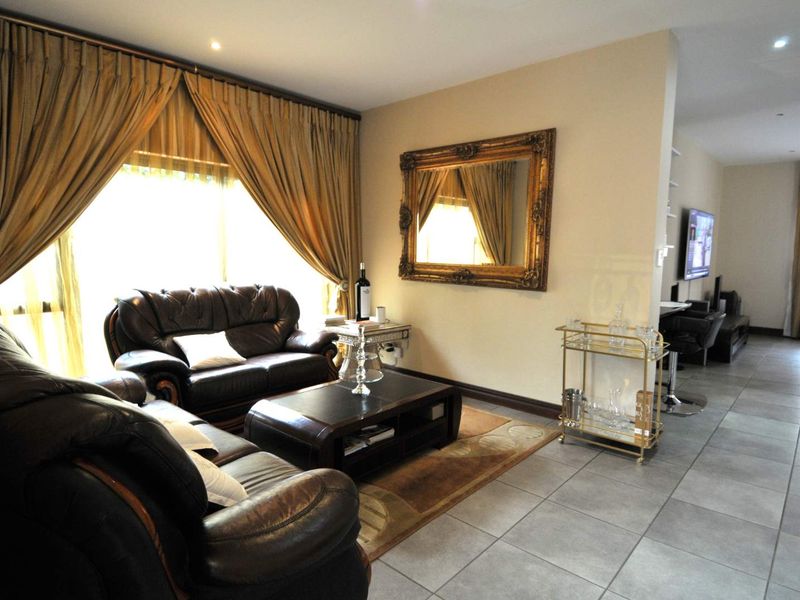 A Prime Rental in Willow Acres Estate - Photo 9