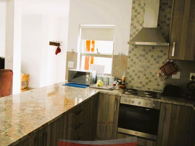 Townhouse FOR SALE - Photo 2