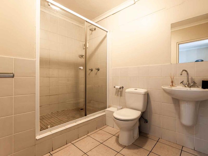 Spacious Studio Apartment for Sale - Photo 5