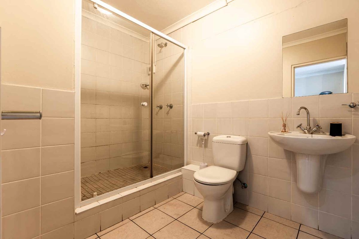 Spacious Studio Apartment for Sale - Photo 5