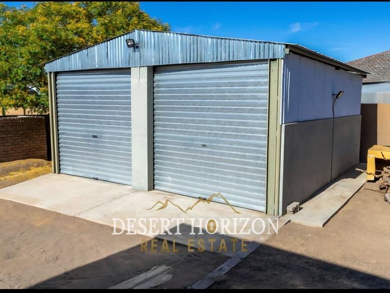 Karas Region, Keetmanshoop | Spacious Family Home with Flat - Photo 10