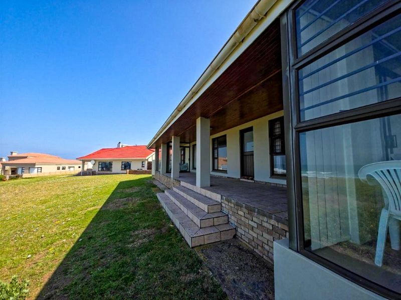 Beachfront bliss - Unmatched beachfront living awaits! - Photo 6