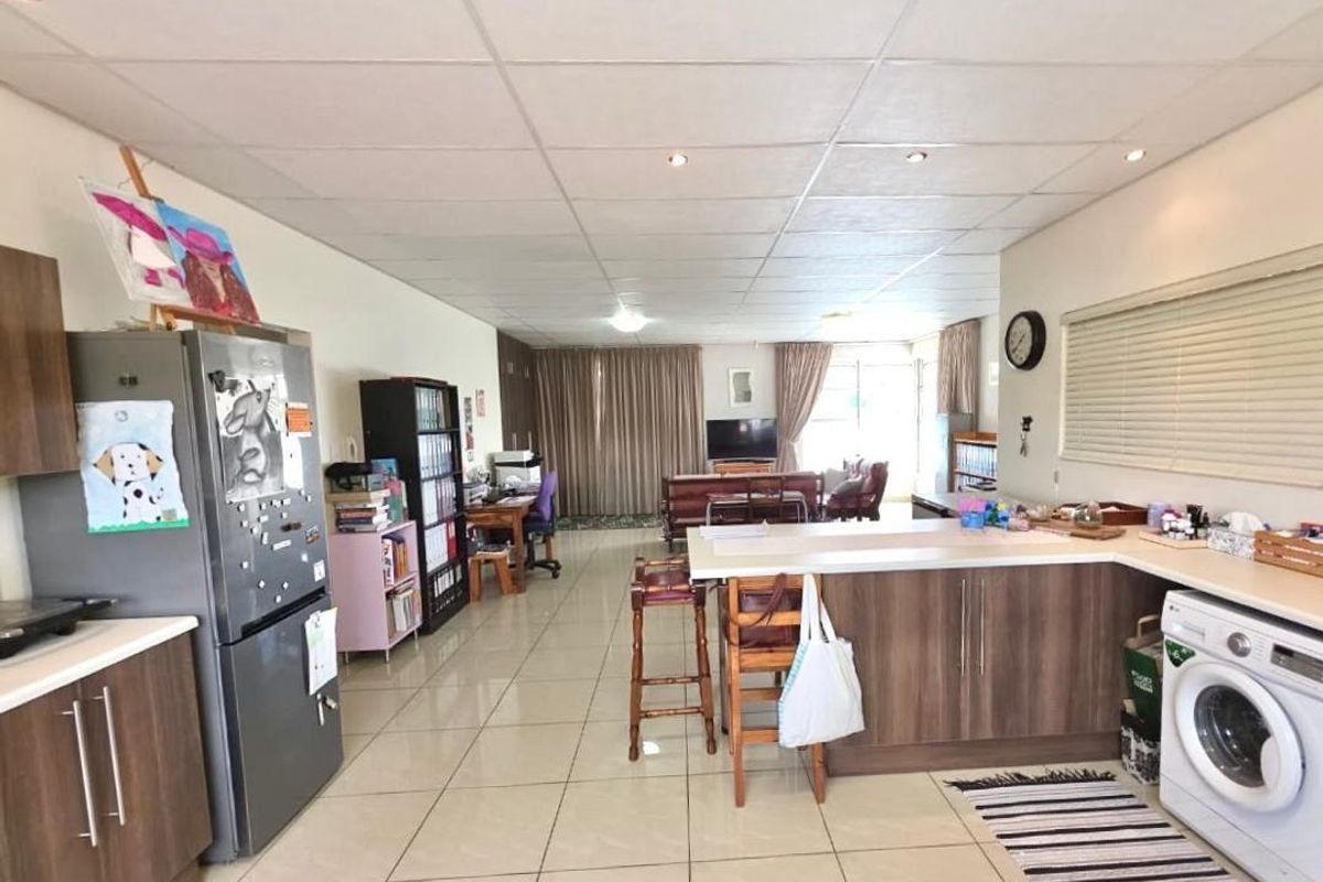 2 Bedroom Apartment For Sale - Photo 4
