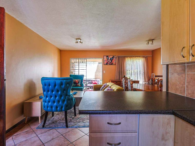 Fully Furnished 2-Bedroom Apartment to Rent - Photo 5