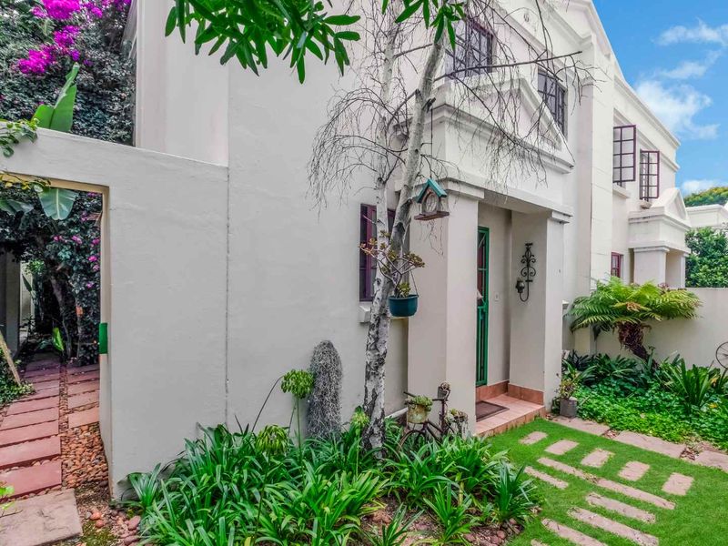 A DUPLEX SANCTUARY IN THE TREETOPS — LIVING IN LOVELY LONEHILL WILL LEAVE YOU IN ABSOLOUTE AWE - Photo 5