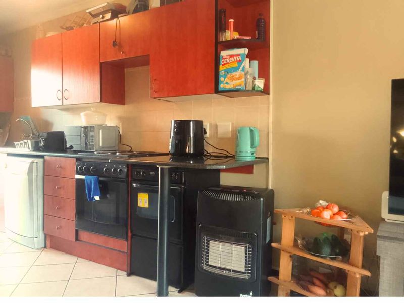 Enjoy peace of mind with 24-hour security - Photo 9