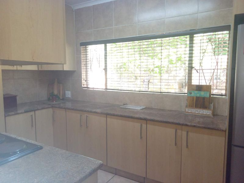 Bargain: Four Bedroom House plus Two Bedroom Cattage. - Photo 9