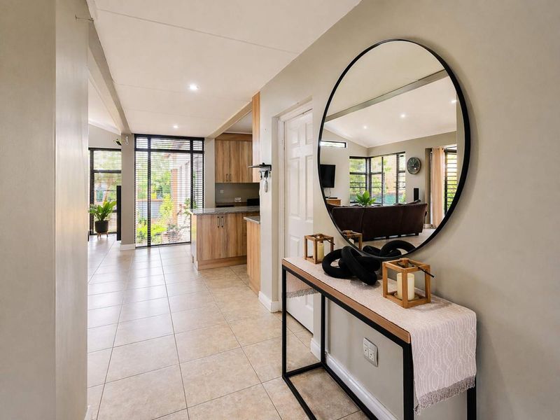 Modern 4-Bedroom Family Home in Prestigious Wild Olive Estate - Photo 5