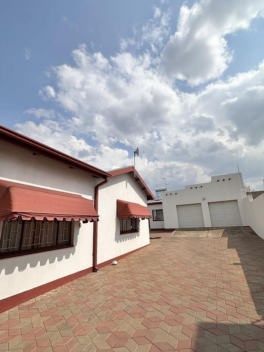 Property #2426245, House For Sale in Dorado Park