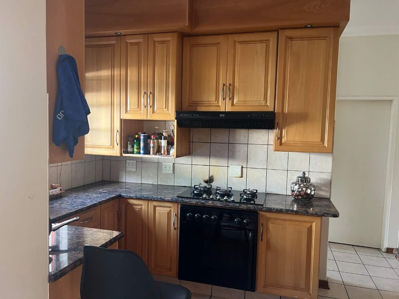 FOR RENT - FULLY FURNISHED FREE-STANDING HOME - Photo 5