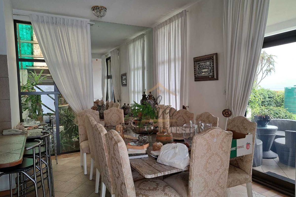 Expansive Lagoon front family home for sale in Walvis Bay for N$ 17 mil - Photo 2