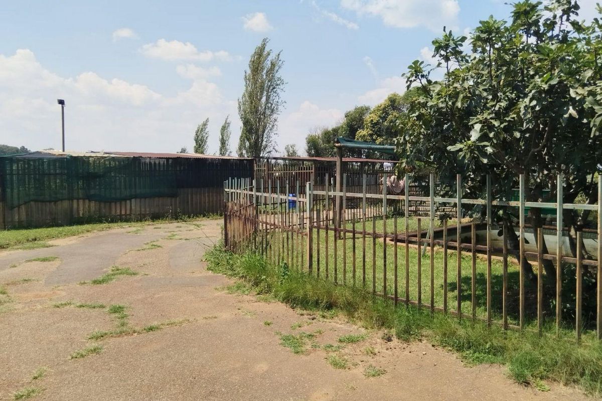 Prime Small Holding with Commercial Potential Next to Riverfields - Photo 3