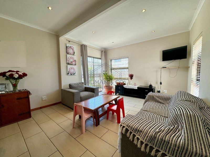 Spacious 5 Bedroom house in prime Meersig Area - Photo 6