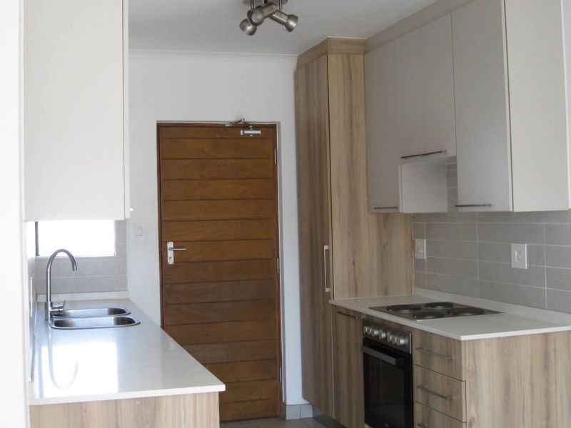 Stylish & Affordable Apartment in Irene – 2 Bedrooms and Great Amenities - Photo 2