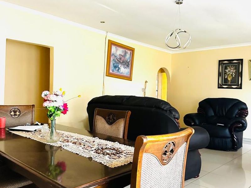Spacious Ngwelezana Home: Five Bedrooms, Ready for Your Touch - Photo 5