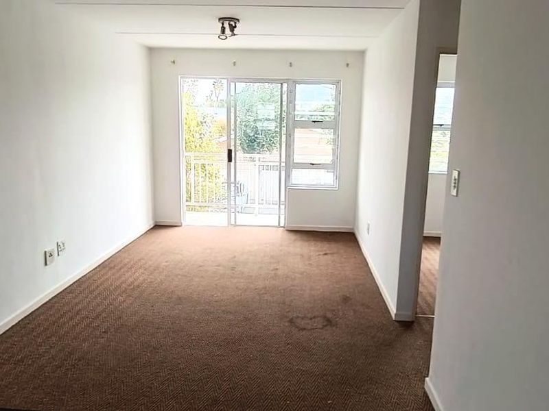 Quiet Clarendon Square Complex Klipkop Parow Valley - Photo 8