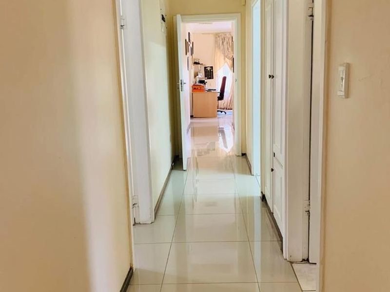 THREE BEDROOM HOUSE FOR SALE IN BEREA WEST - Photo 6