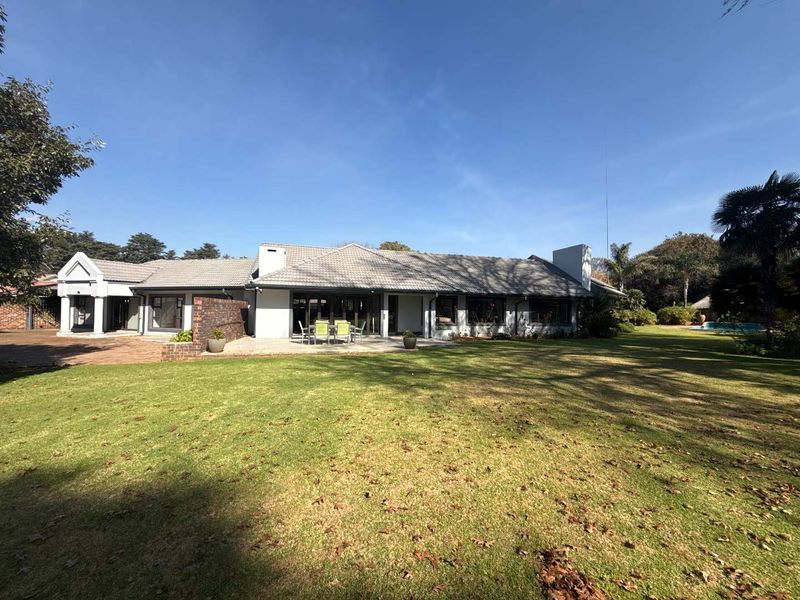 Elegant Family Living with Exceptional Entertaining and Self-Contained Flatlet - Photo 2