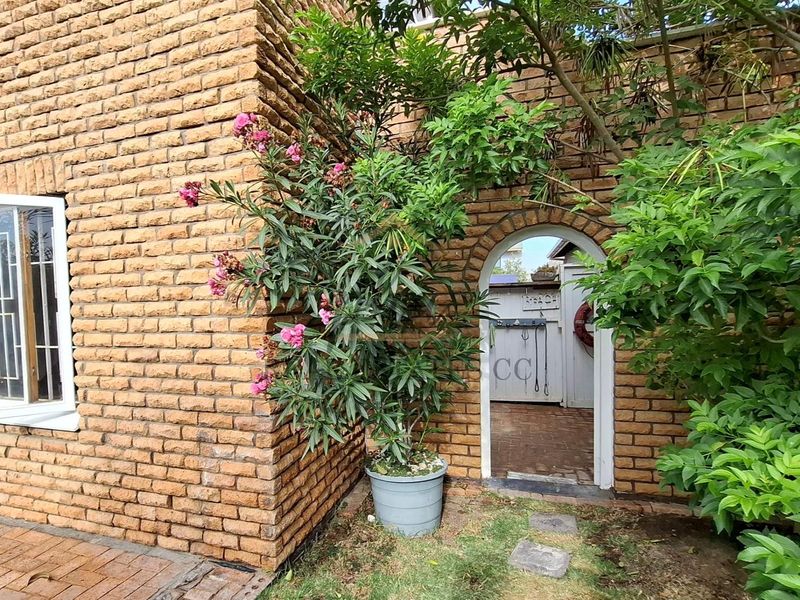 Spacious, Character-Filled Home with Dual Living Potential & Entertainer’s Appeal - Photo 6