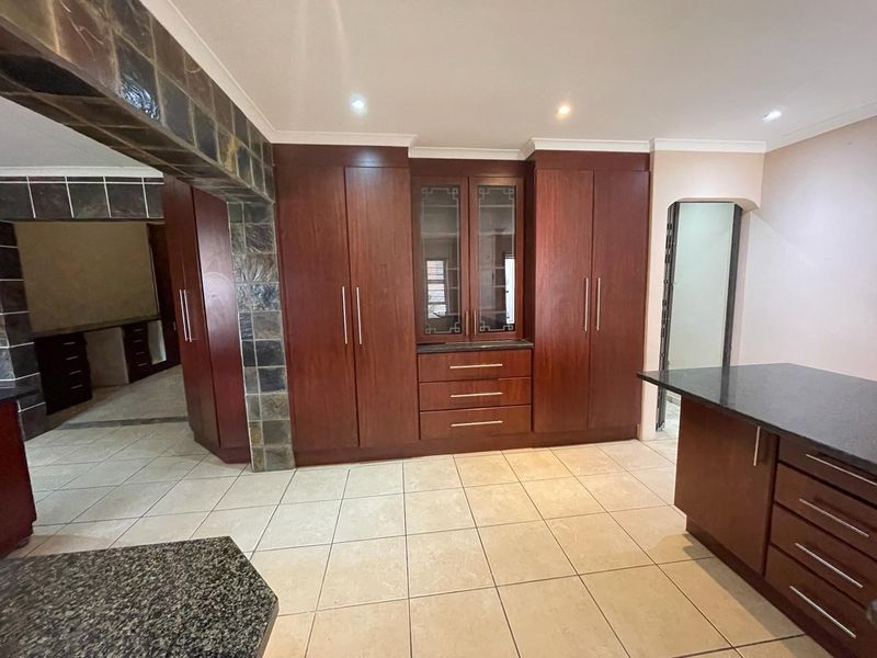 Great family home - Photo 4