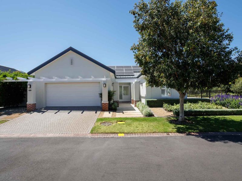 Perfectly Positioned Three-Bedroom Corner Home in Le Domaine Neighbourhood on Val de Vie Estate - Photo 7