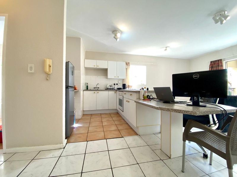 LOVELY SPACIOUS ONE BED NEAR HYDE PARK SHOPPING CENTRE - Photo 6