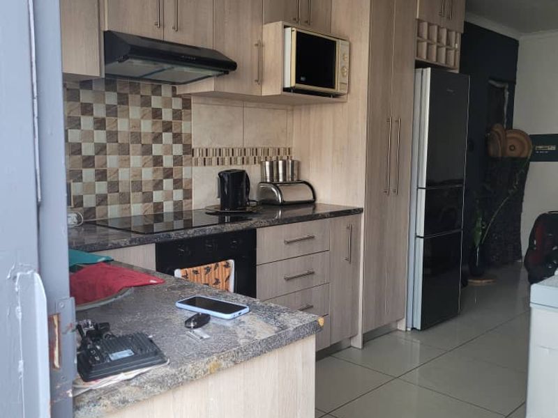 House for Sale-Okahandja - Photo 4