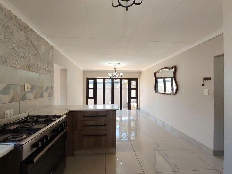 2 Bedroom Townhouse for sale in Kempton Park - Photo 9