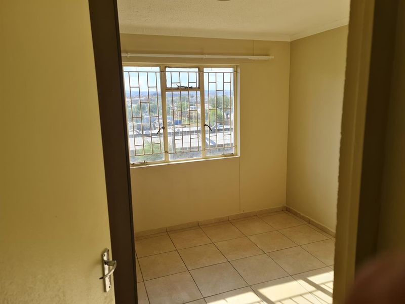Apartment for sale only N$650 000 - Photo 3