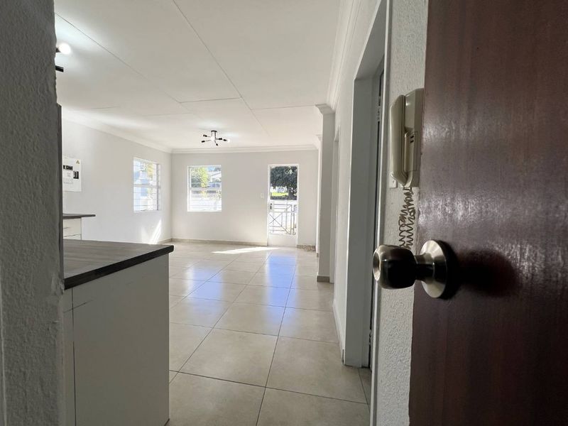 Private, Renovated and Ready - Photo 2