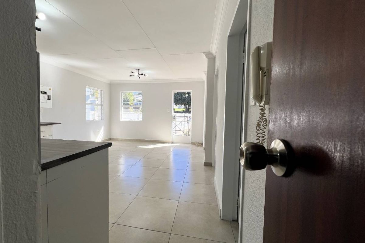 Private, Renovated and Ready - Photo 2