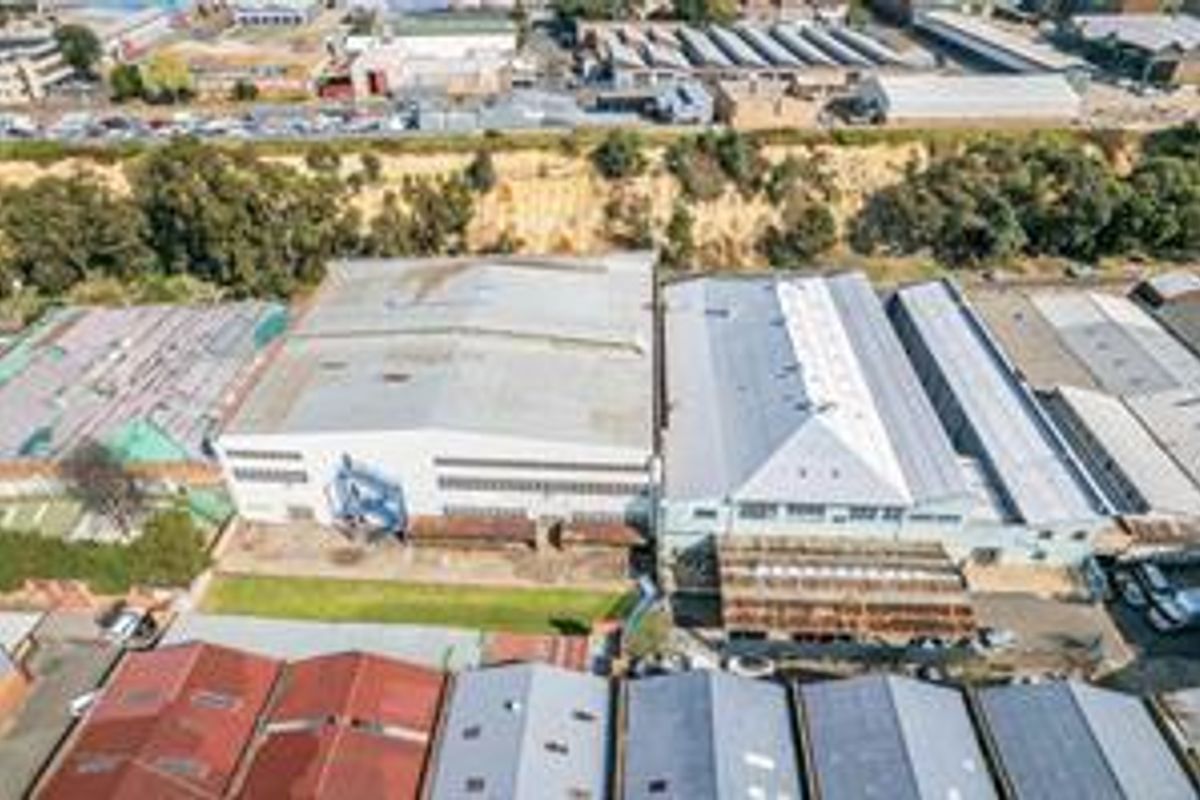 Top quality multi-use building for sale in Selby - Photo 5