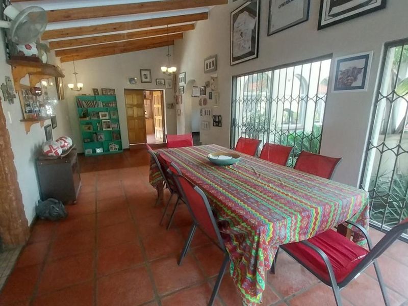 Family-Friendly Luxury: 4 Beds, Pool, & Pet-Ready - Photo 9