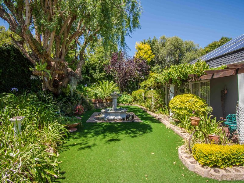 Potential, charm and lots of space in this unique property - Photo 6