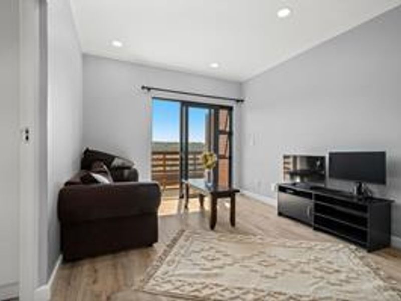 Contemporary Lock-Up-and-Go Living in Cotswold Fenns | 2 Bedroom, 2 Bathroom - Photo 7
