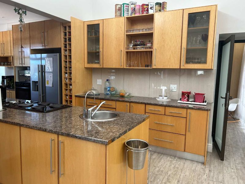 Modern 3-Bedroom Home in Peaceful Omeya Golf Estate - Photo 8