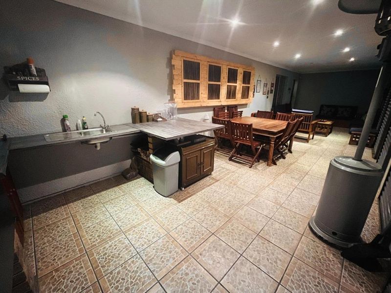 Multi Generational Family Home - Photo 10