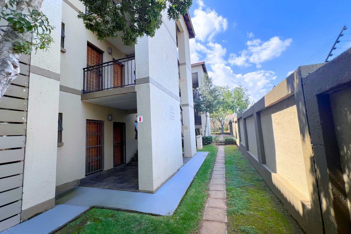 Two Bedroom apartment in LoneHill - Photo 5