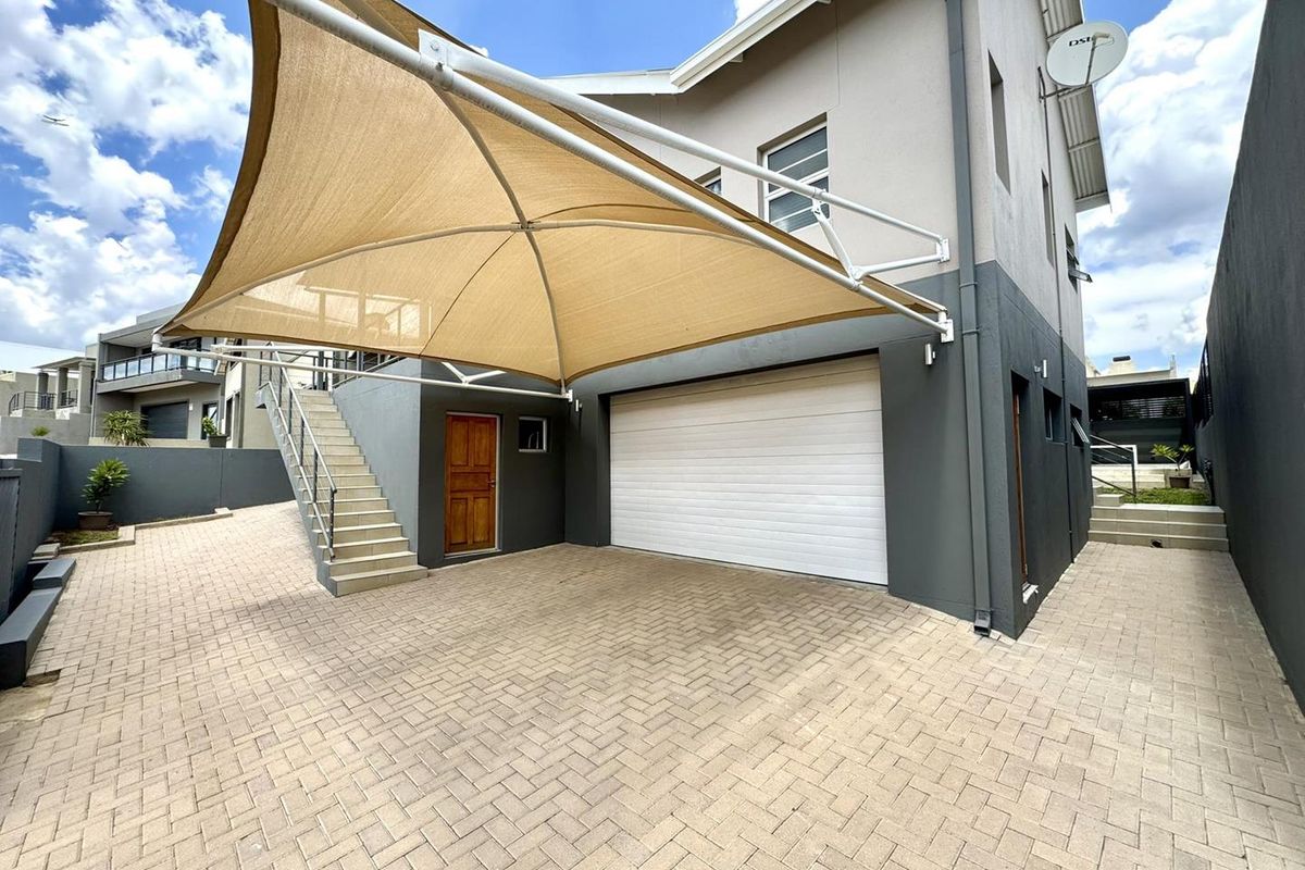 3 Bedroom House for sale in Elisenheim - Photo 2