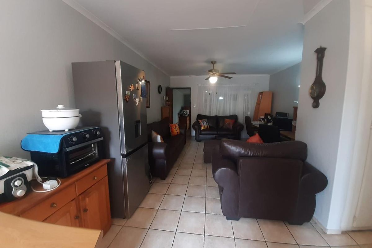 Pet Friendly 2 Bedroom Townhouse for Sale - Photo 3