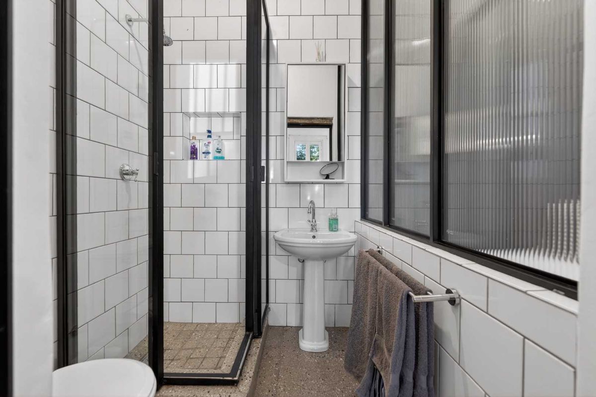 Victorian Charm Meets Strong Returns in Woodstock - Photo 5