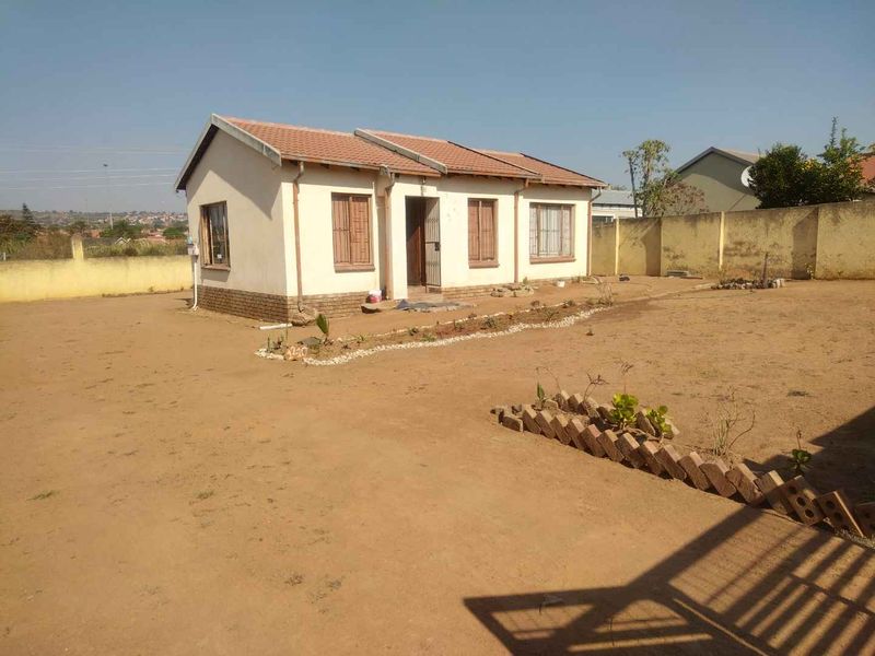 3 bedrooms house for sale in Soshanguve FF - Photo 2