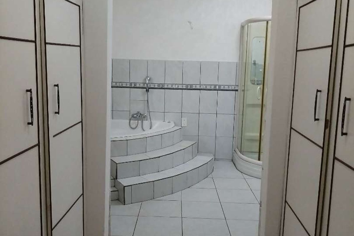 A BACHELOR UNIT FOR RENTAL - Photo 4
